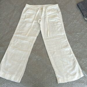 Light in weight linen pants. Will fit someone for height close to 5’ tall.